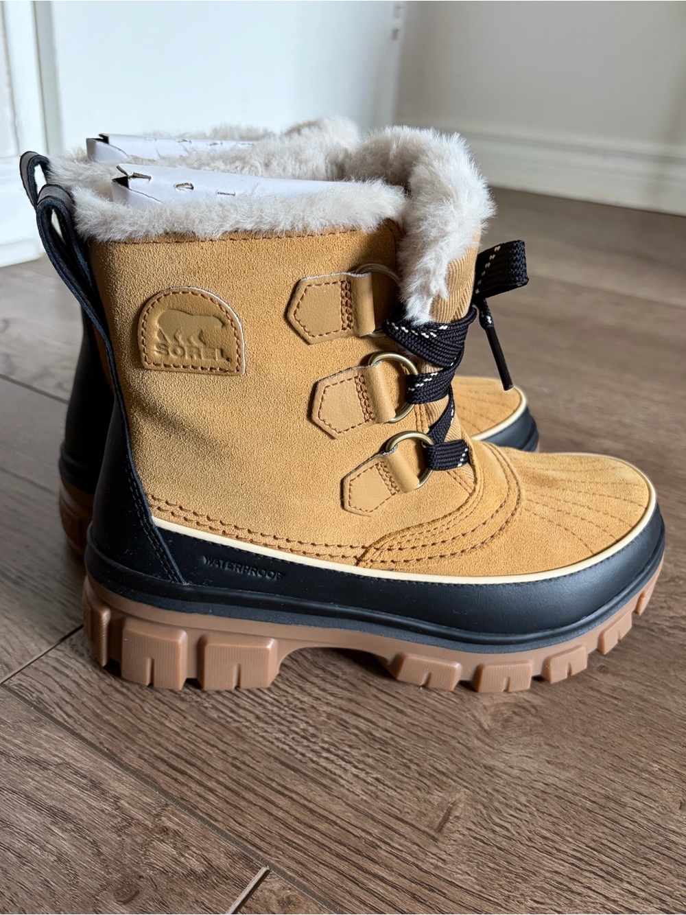 Sorel Tivoli V Waterproof Insulated Winter Boots - Tan and Black ❄️